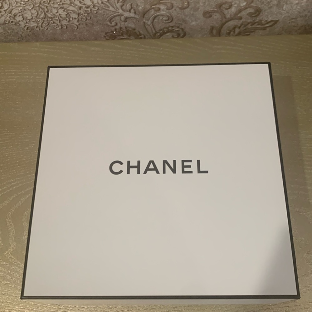 Chanel box